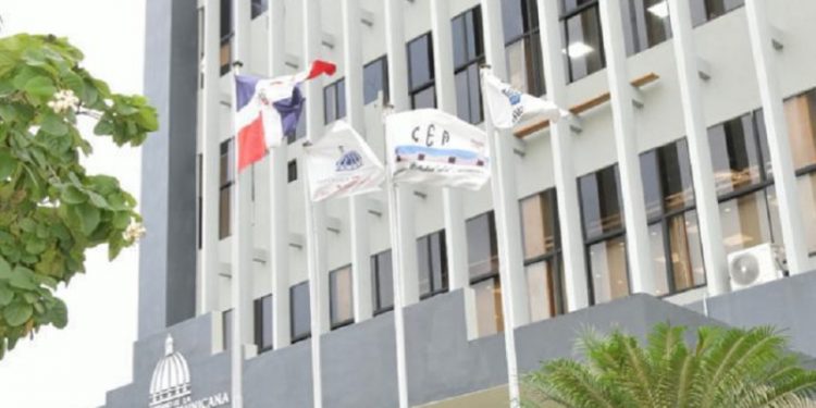 Presidente Abinader designa nuevos miembros del consejo de directores del CEA