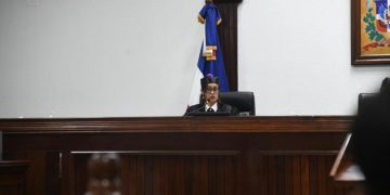 Aplazan juicio de Jean Alain por problemas de salud de Imbert Brugal; continuará este miércoles
