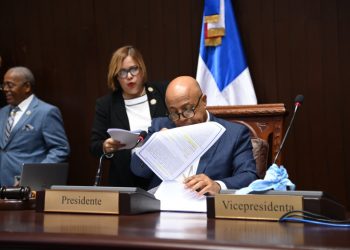 Empresas con RD$0 de ingresos pagarían RD$5,000 por gestión de residuos, establece ley de Diputados