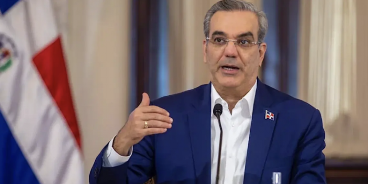Abinader felicita a Colombia por desarrollar proceso electoral “de manera pacífica”