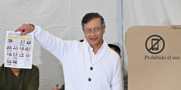 Ordenan la "suspensión provisional" de Petro como presidente hasta después de elecciones