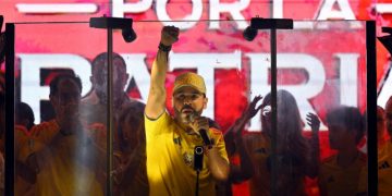 Abelardo de la Espriella, el abogado que aspira gobernar Colombia con "mano de hierro"