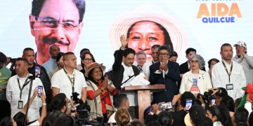 Iván Cepeda, un hijo del marxismo y la persecución toca las puertas de la presidencia en Colombia