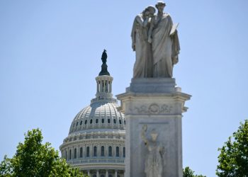 Senado EEUU aprueba 70.000 millones de dólares para la ofensiva migratoria de Trump