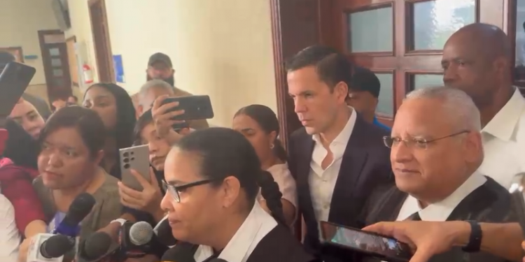 Hugo Beras dice que está "confiado en la justicia” al ser enviado a juicio de fondo por caso Intrant