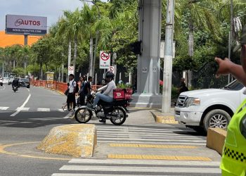 Conductores desafían las normas de tránsito pese a presencia de agentes de la Digesett
