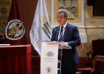 Leonel Fernández defiende a Trump: Cualquier país tiene derecho soberano a deportar