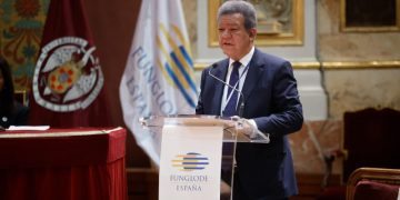Leonel Fernández defiende a Trump: Cualquier país tiene derecho soberano a deportar