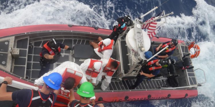 Repatrian a 32 migrantes a República Dominicana tras arribar a las costas de Puerto Rico
