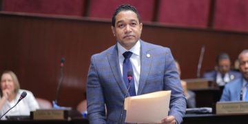 Diputado Rafael Pérez renuncia a la Fuerza del Pueblo