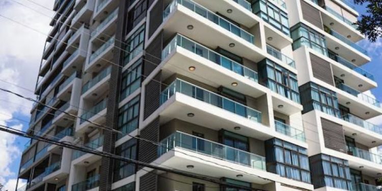 Dos fallecidos y una sobreviviente en incidente de torre en Piantini