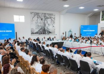 Abinader pasa revista a 200 obras que realiza en Santiago