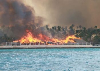 Incendio afecta un hotel en Bayahíbe