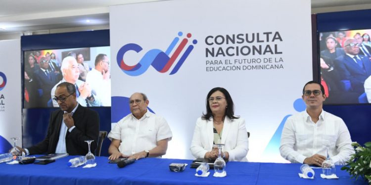 Gobierno debate en Infotep sobre la reforma educativa