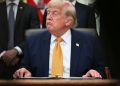 Trump propone subir en 570 dólares las tarifas para obtener la ciudadanía de EE.UU.