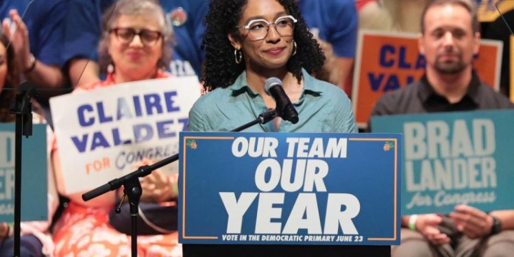 Darializa vence a Espaillat y logra nominación demócrata del Distrito 13 de NY