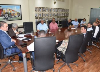 Ministro advierte que Agricultura solo pagará a contratistas que cumplan sus contratos