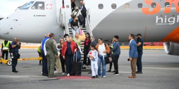 65 personas regresan al país en vuelo humanitario desde Venezuela