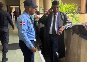 Jueza ordena el arresto del abogado Augusto Furcal en plena audiencia