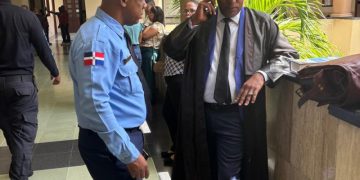 Jueza ordena el arresto del abogado Augusto Furcal en plena audiencia