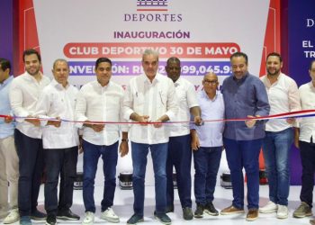 Presidente Abinader entrega el techado del Club Deportivo 30 de Mayo