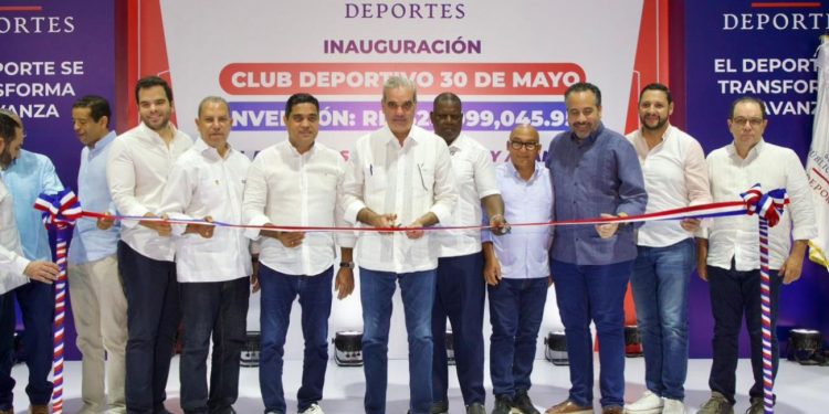 Presidente Abinader entrega el techado del Club Deportivo 30 de Mayo