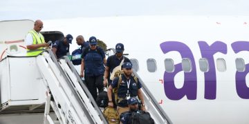 Llega un segundo vuelo humanitario al país con 50 dominicanos y 12 venezolanos