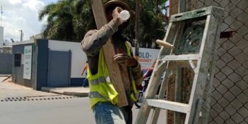 El calor extremo pone a prueba a quienes trabajan bajo el sol
