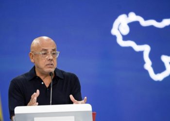 Venezuela esboza un plan de vivienda tras sismos y promete dar 200 casas la próxima semana