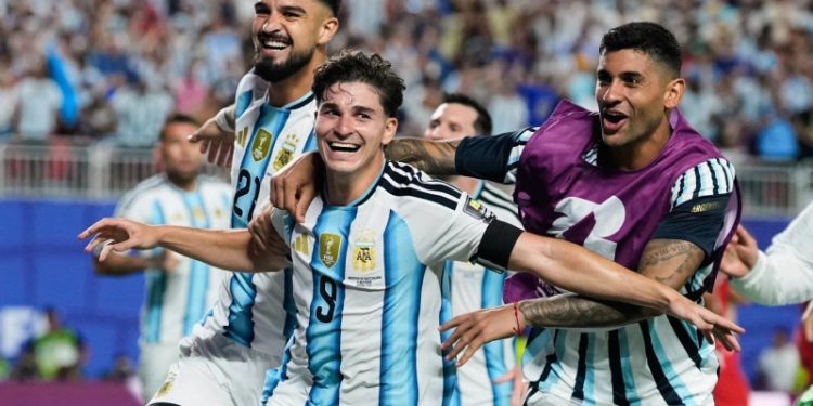 Argentina supera a Suiza y está en las semifinales