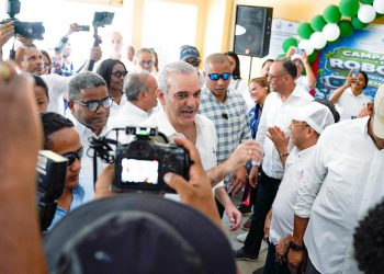 Abinader en Samaná: “El Gobierno está para servir a su pueblo, especialmente a quienes más lo necesitan”