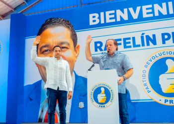 PRM juramenta al diputado Rafelin Pérez, quien abandonó la Fuerza del Pueblo
