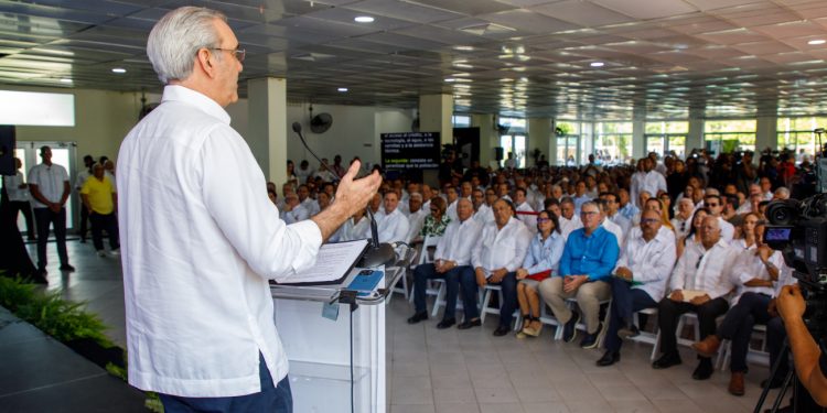Presidente Abinader agradece el compromiso del sector agropecuario y afirma que el reconocimiento de la FAO pertenece a todo el pueblo dominicano, especialmente a hombres y mujeres que trabajan día a día en el campo