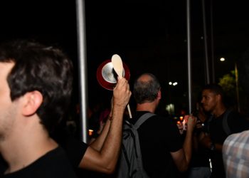 Por cuarta noche consecutiva resuenan cacerolazos en sectores del Gran Santo Domingo