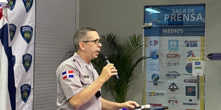 Policía y Ministerio Público buscan hombre vinculado a muerte de joven en centro estético