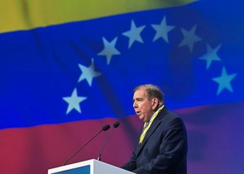 Manifestantes en Venezuela exigen elecciones "libres" días antes de diálogo político