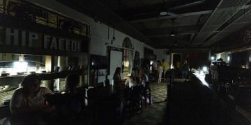 Problemas de generación en EcoEléctrica y Aguirre dejan a más de 320,000 sin luz en Puerto Rico