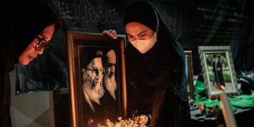 Abundan llamados a venganza en funeral de asesinado líder supremo de Irán