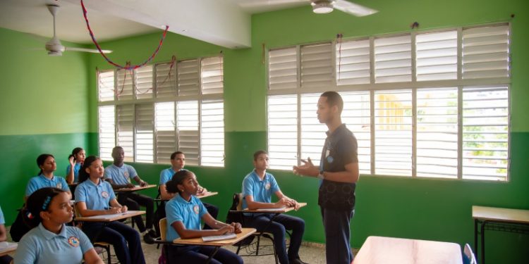 Consulta educativa determina que principal desafío de la educación es el bajo nivel de aprendizaje