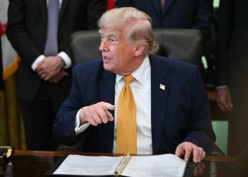Trump promete que responderá con contundencia a los ataques iraníes: "Es nuestro turno"