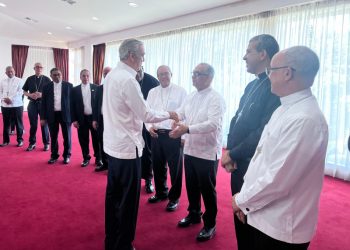 Abinader visita obispos dominicanos