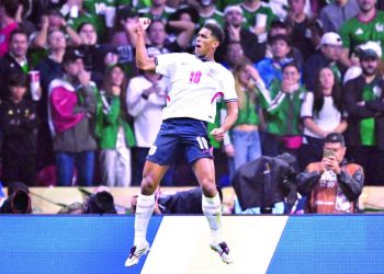 Inglaterra le gana a México en el Azteca y se mete en cuartos del Mundial