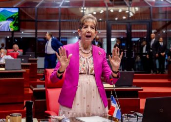 Senadora sale en defensa de la Policía: “Por un caso no se puede detractar”