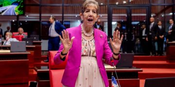 Senadora sale en defensa de la Policía: “Por un caso no se puede detractar”