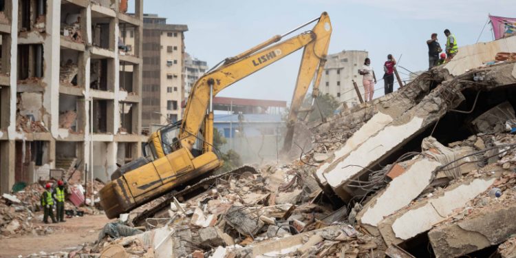 Suben a 3,899 los muertos tras el doble terremoto en Venezuela
