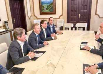 Mecanización en industria azucarera remplaza miles de trabajadores extranjeros