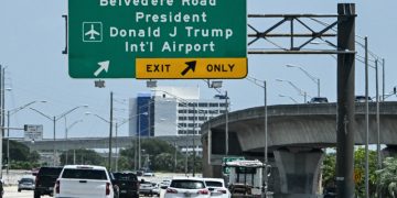El aeropuerto de Palm Beach ahora se llama Donald Trump