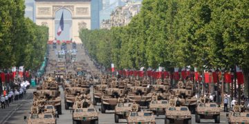Macron pide ayuda contra el terrorismo