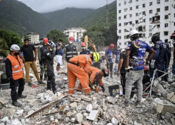Chatarra ayuda a sobrevivir tras sismos en Venezuela