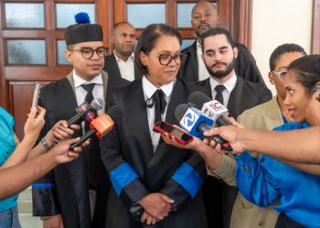 Mirna Ortiz acusa a Jean Alain Rodríguez de buscar dilatar juicio con nueva solicitud de extinción